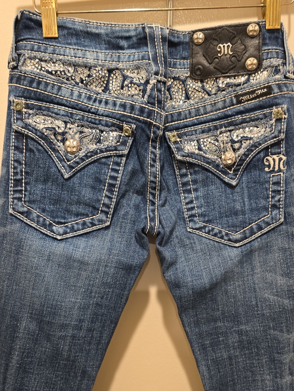 Vintage Miss Me Women's Blue Embroidered Back Pocket Jeans
